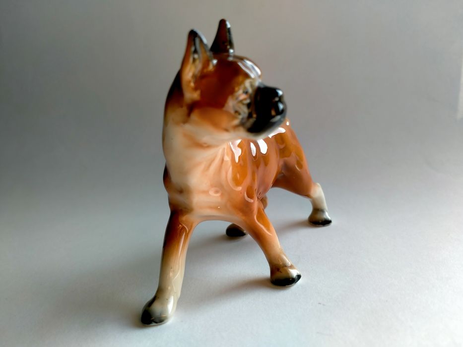 Figurka psa boksera