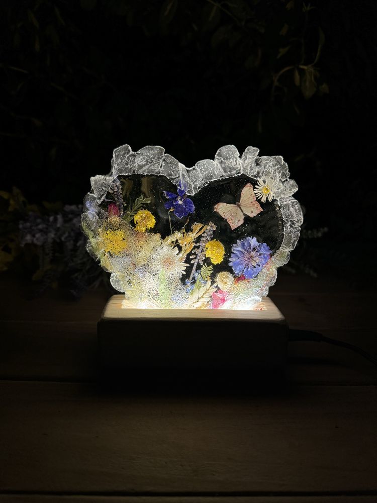Светильник из эпоксидной смолы с сухоцветами Ночник из смолы