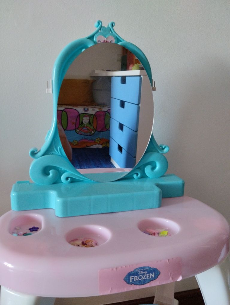 Tocador da Frozen com banco
