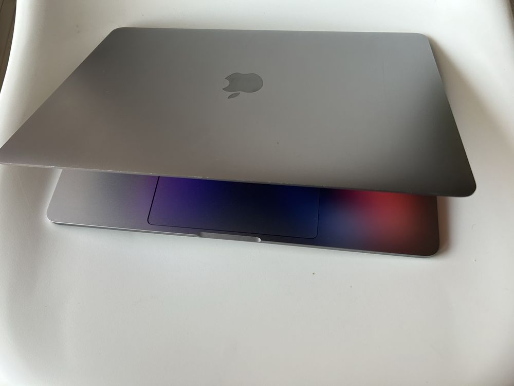 Apple Macbook Pro 13 A2251 i5 10-tej generadcji. Bat.169 cykli
