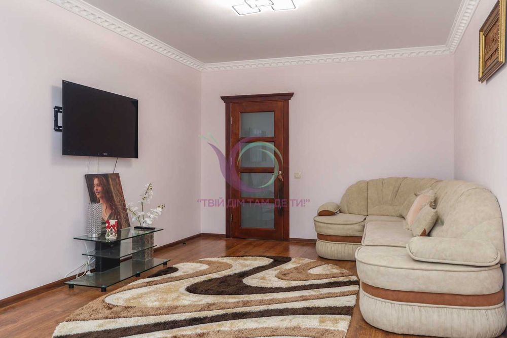 2-к. квартира з і/о, ремонтом та меблями за вул. Миколайчука