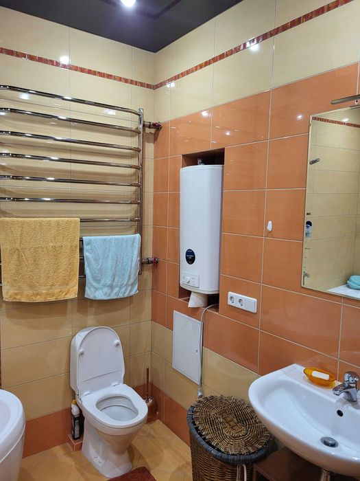 Здається в оренду 3к квартира, Оболонь, м. Мінська