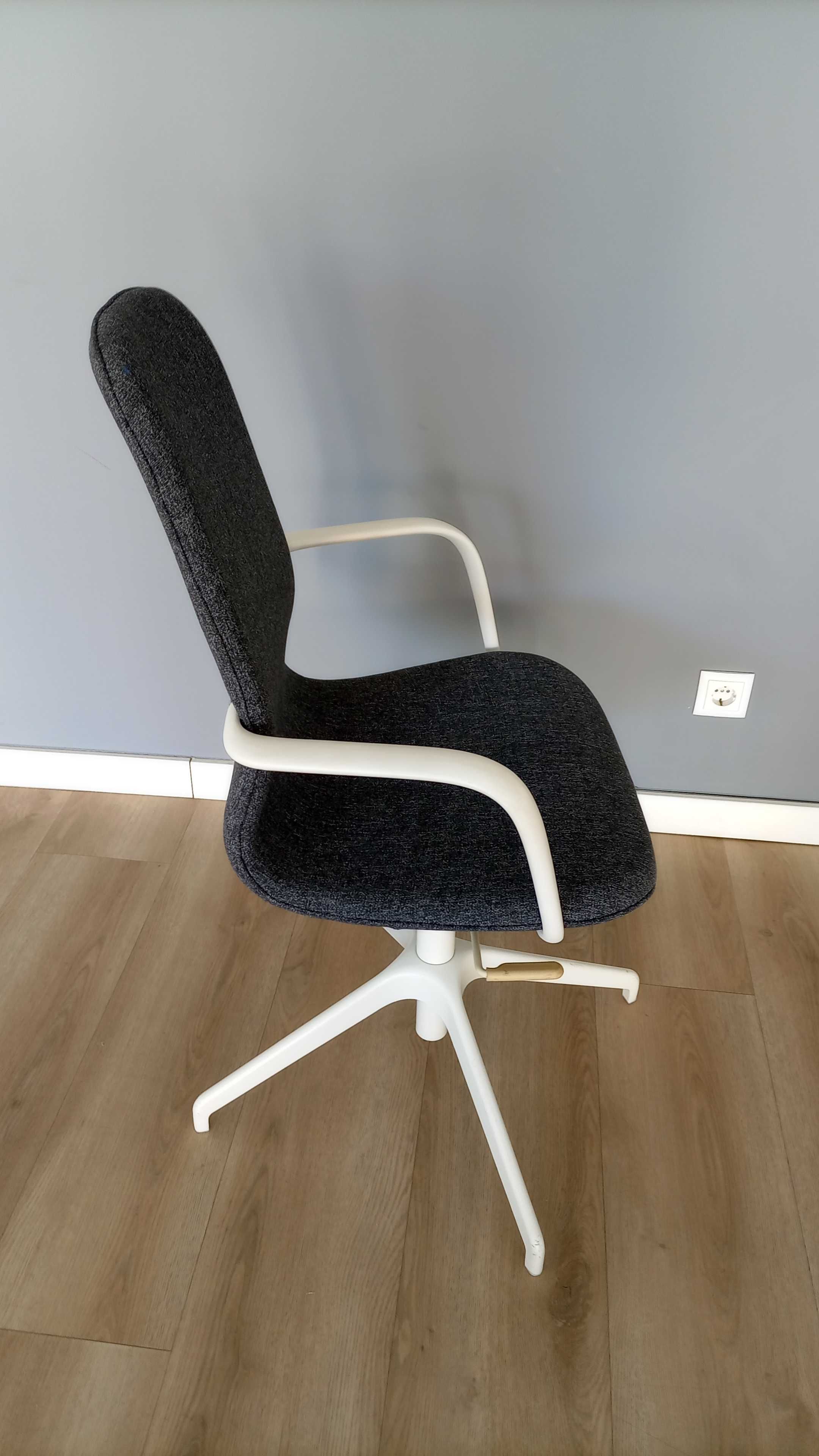 Cadeira Giratória Modelo Langfjall do IKEA - Ótimo estado