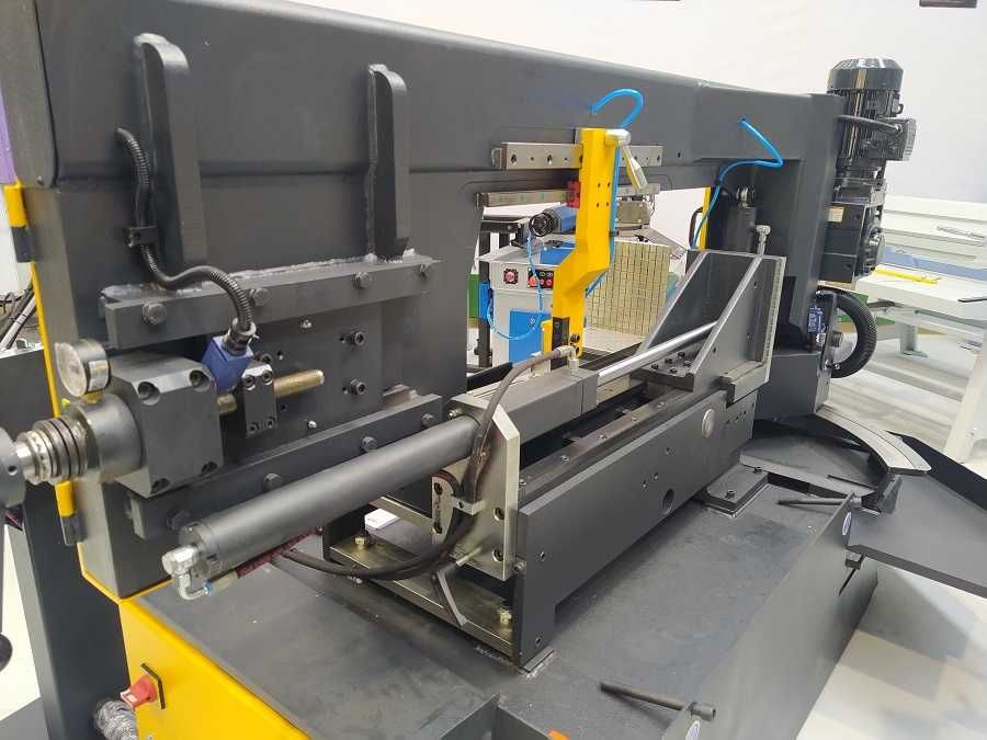 Mavipal | SERROTE DE FITA HORIZONTAL SEMI AUTOMATICA BMSY 360DGH