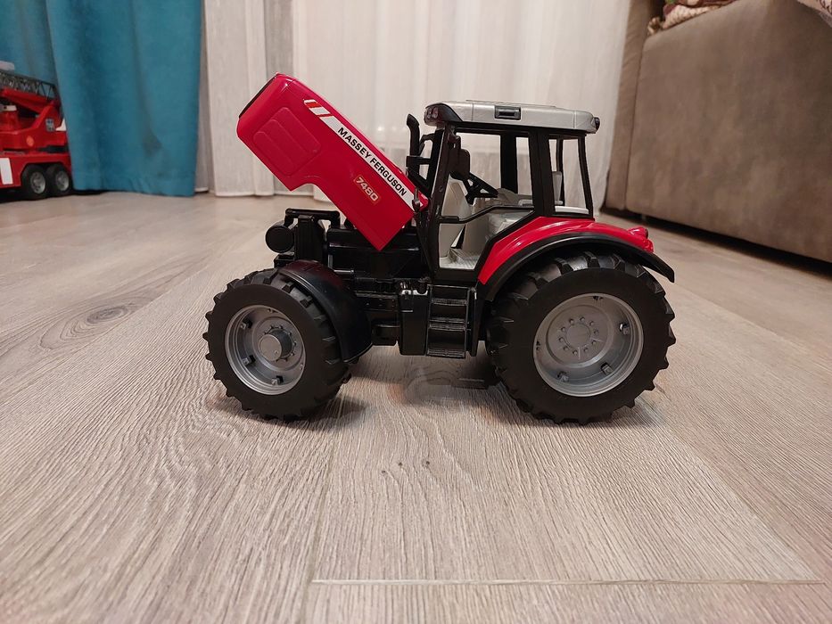 Великий трактор bruder Massey Ferguson 7480