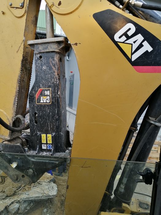 wyburzenia, młot, kucie posadzki, koparka, ładowarka,gruz