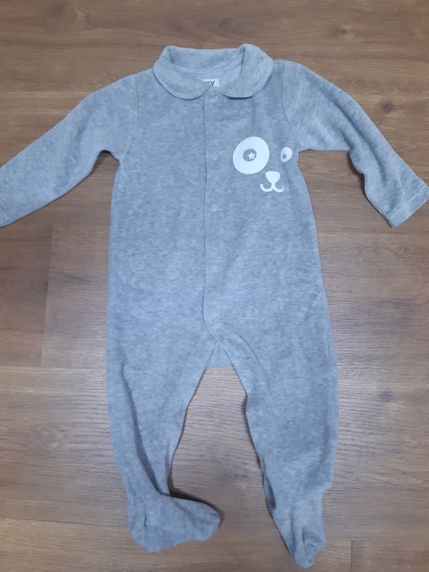 Pijamas e bodys manga comprida para bebé dos 6 aos 12 meses