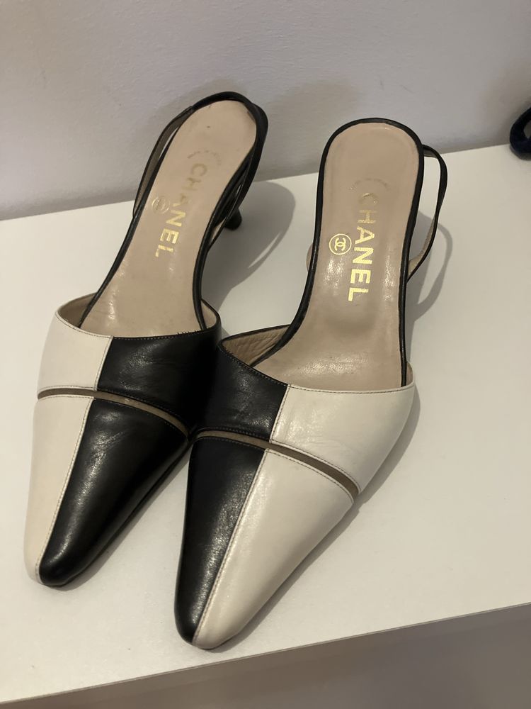 Sapatos CHANEL Vintage Preto e Branco
