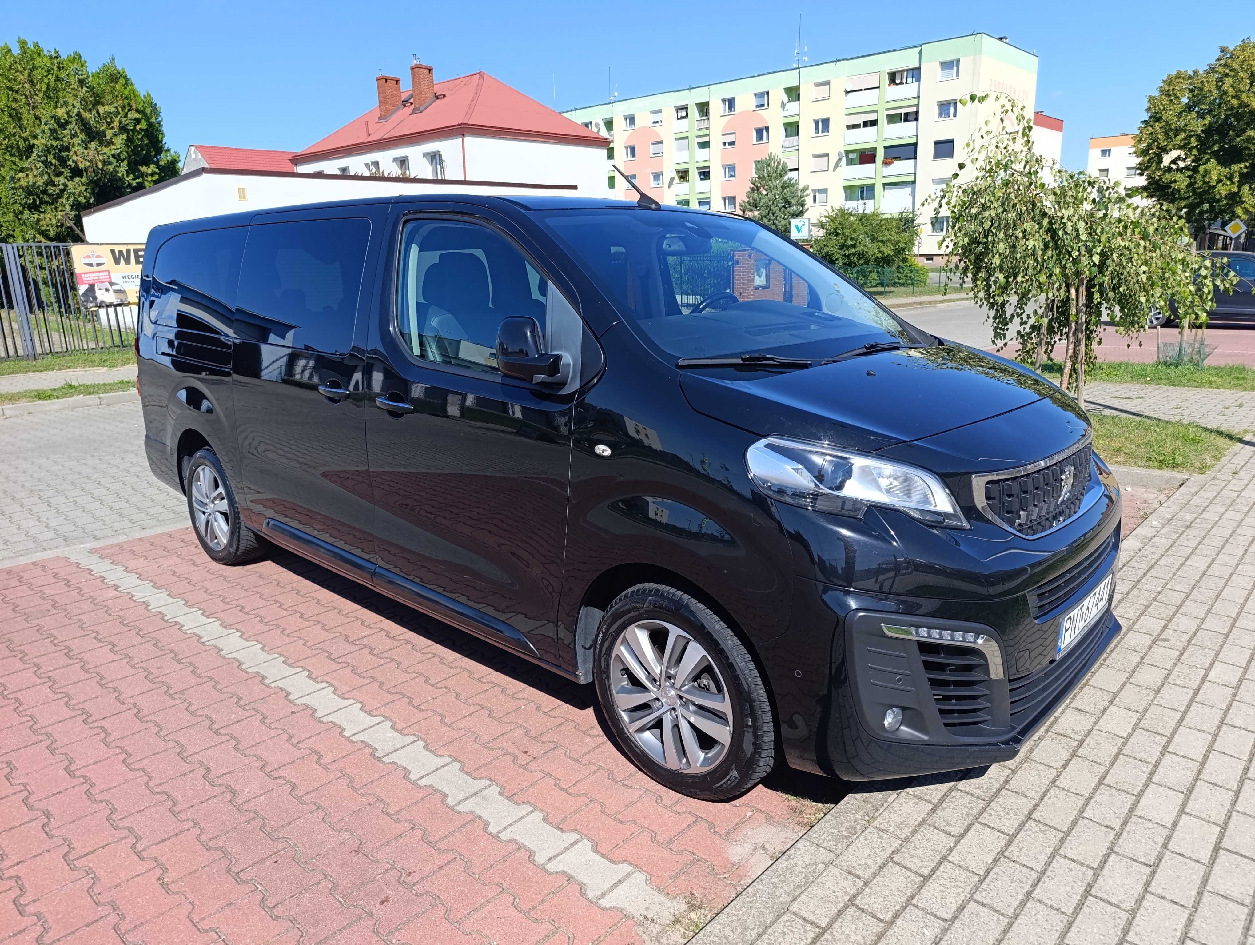 Peugeot Traveller BUSINESS VIP LONG AUTOMAT 6 OS. 2019r. 180KM FV23%