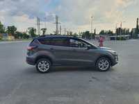 Avto Ford Escape