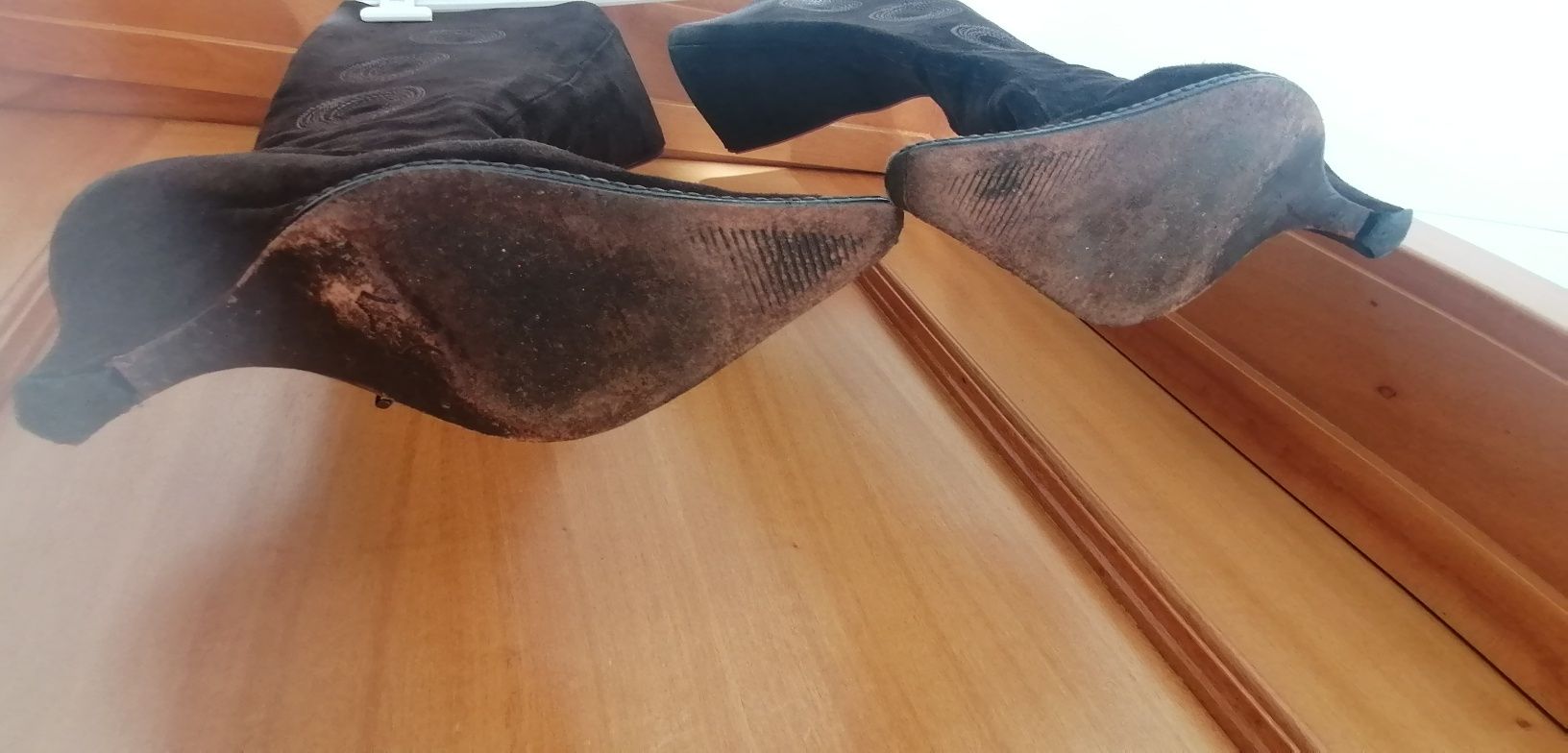Botas castanhas camurça