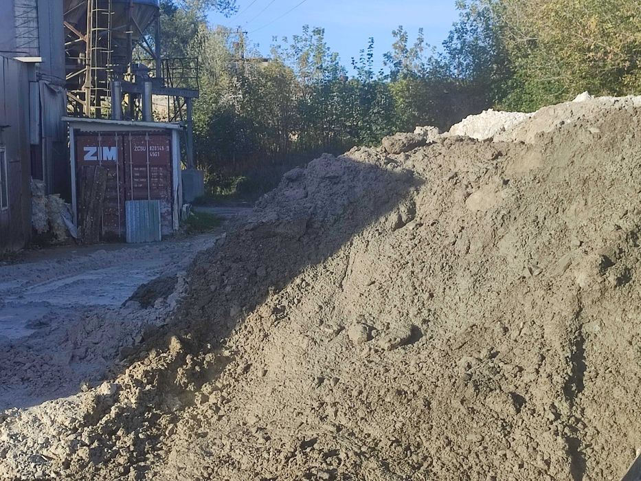 Oddamy materiał do podniesienia terenu inny niż ziemia.