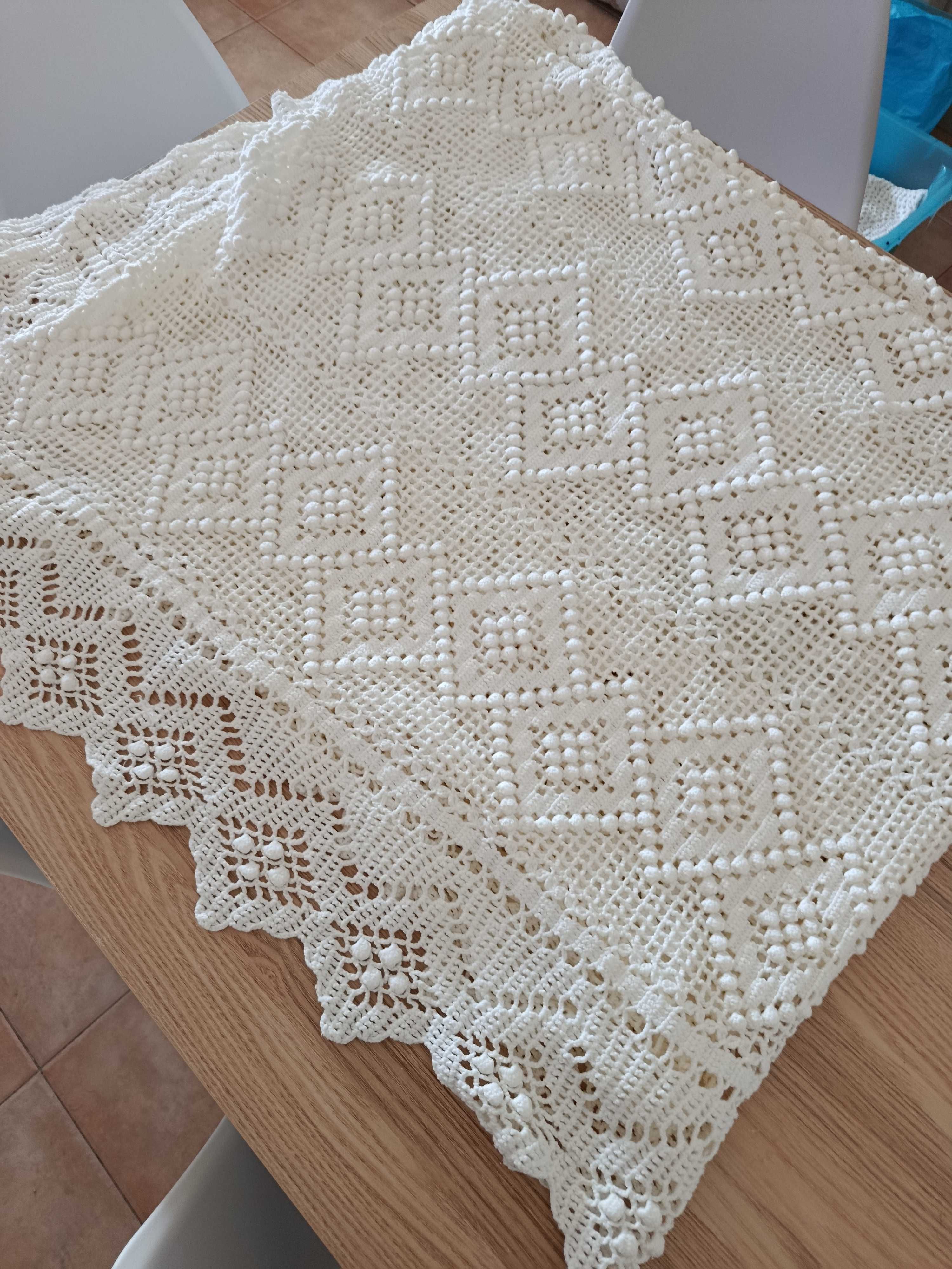 Toalha/colcha de renda