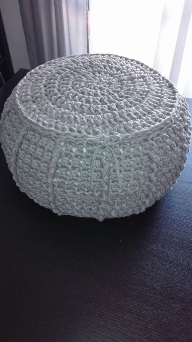 Puff de crochê/crochet feito à mão 100% artesanal