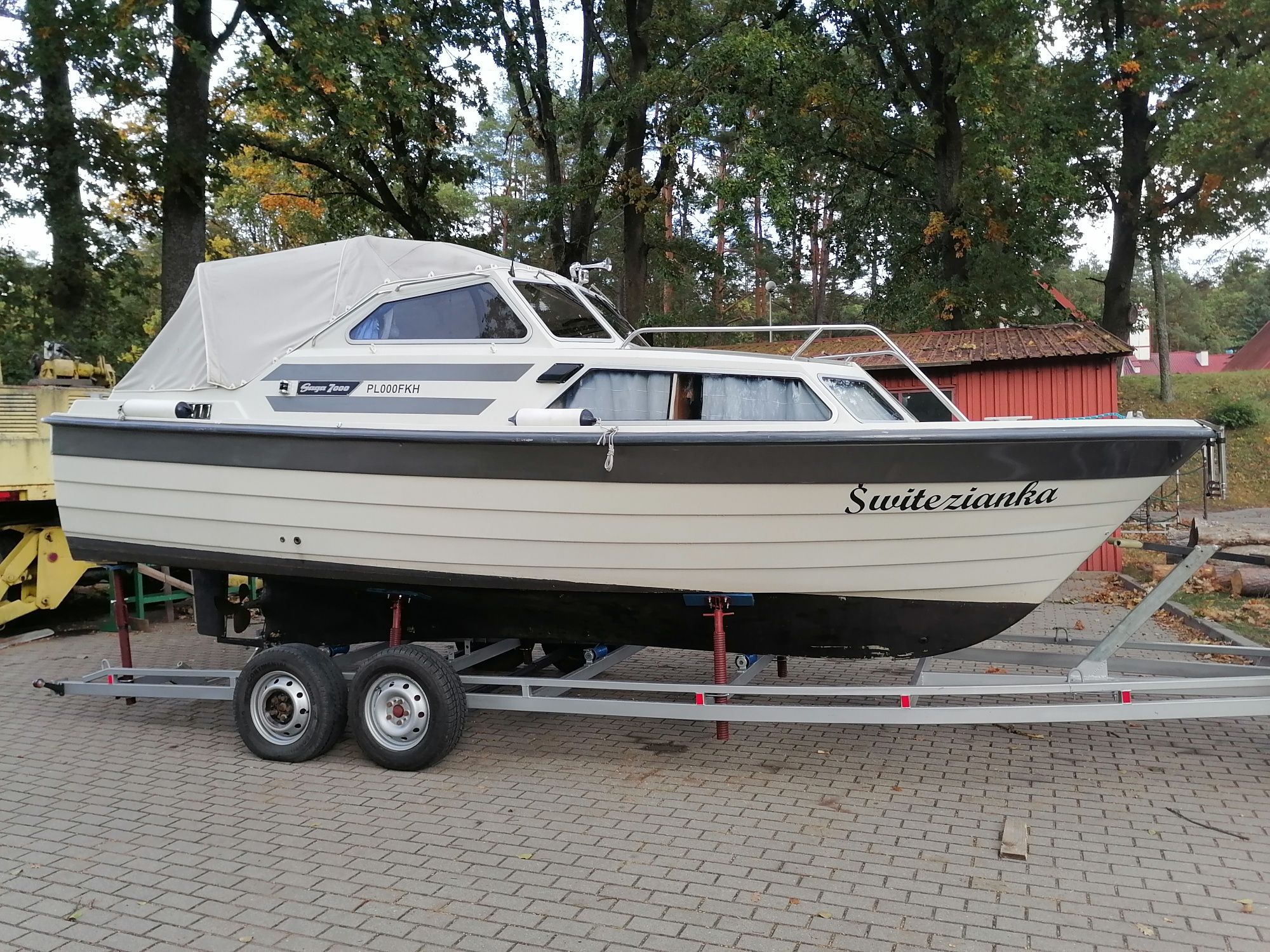 Saga 7000 spacerowa łódź motorowa houseboat  kabinowa