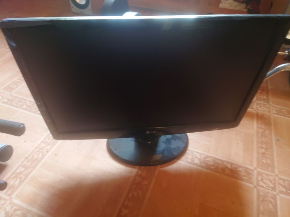 Monitor LCD LG 23"