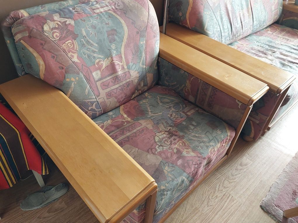 Solidna sofa i 2 fotele