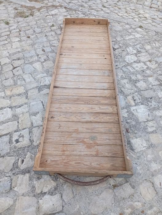 Antigos tabuleiros de pão