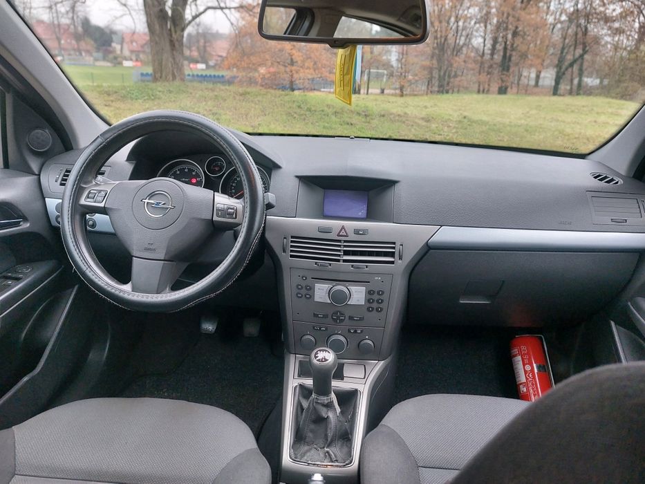 Opel Astra H 1.6 Benzyna Lift Hatchback 5-Drzwi