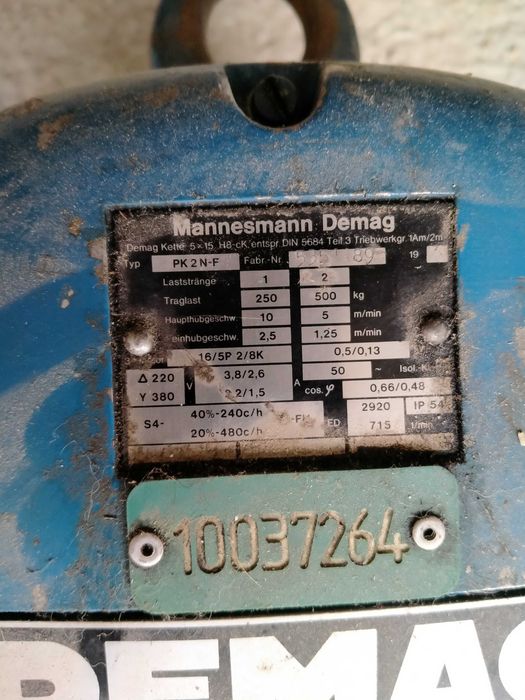 Demag 250 kg z wózkiem