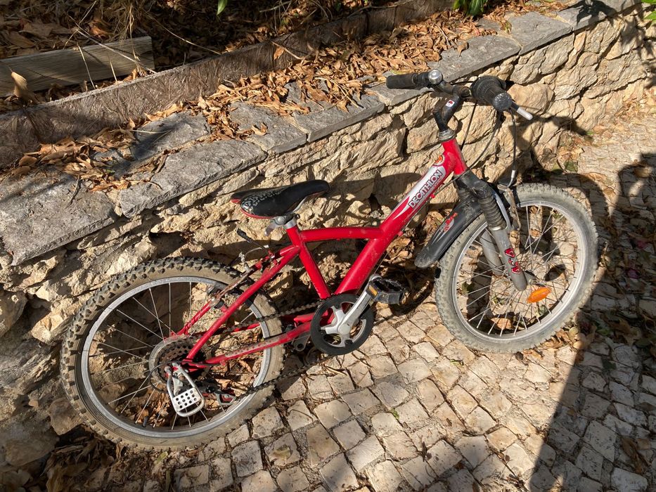 Bicicleta Dechatlon usada jovem/criança