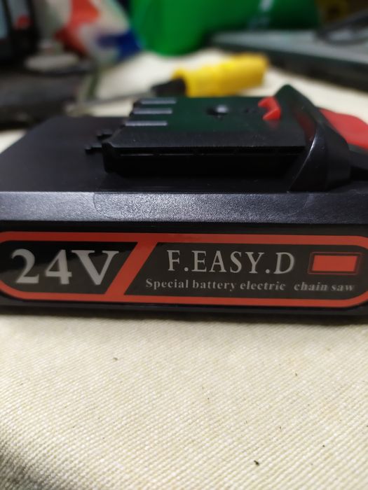 Bateria para serra eléctrica manual