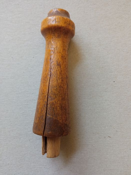 stare drewniane kołki do wieszaka