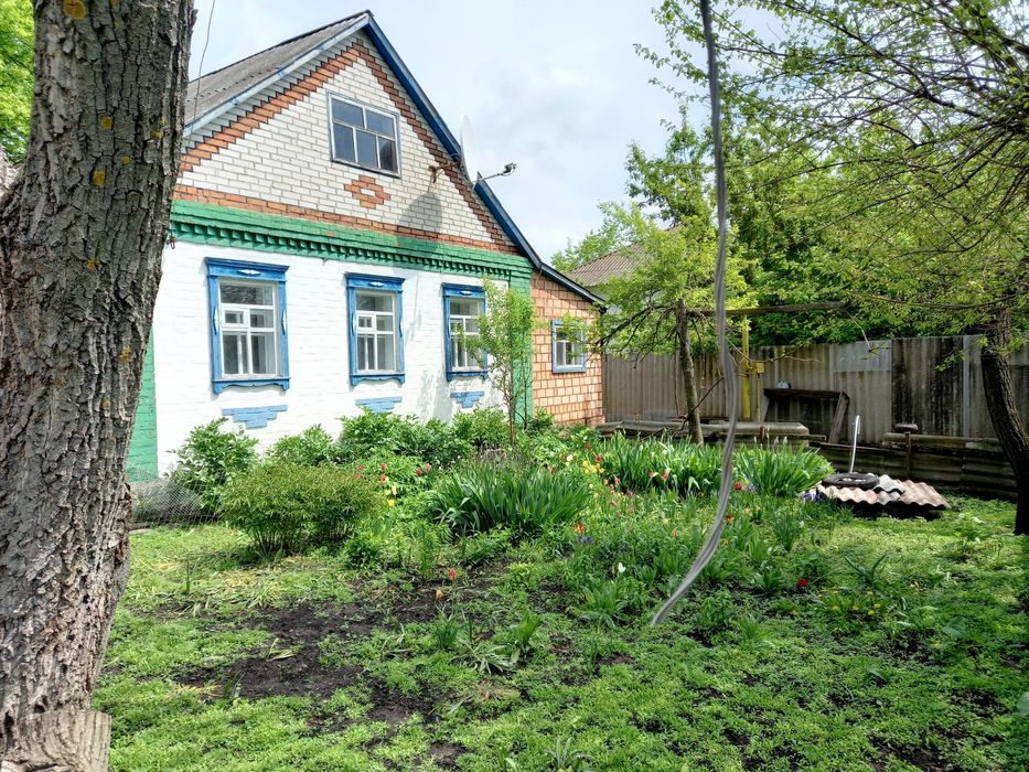 Продаж булинку та земельної ділянки