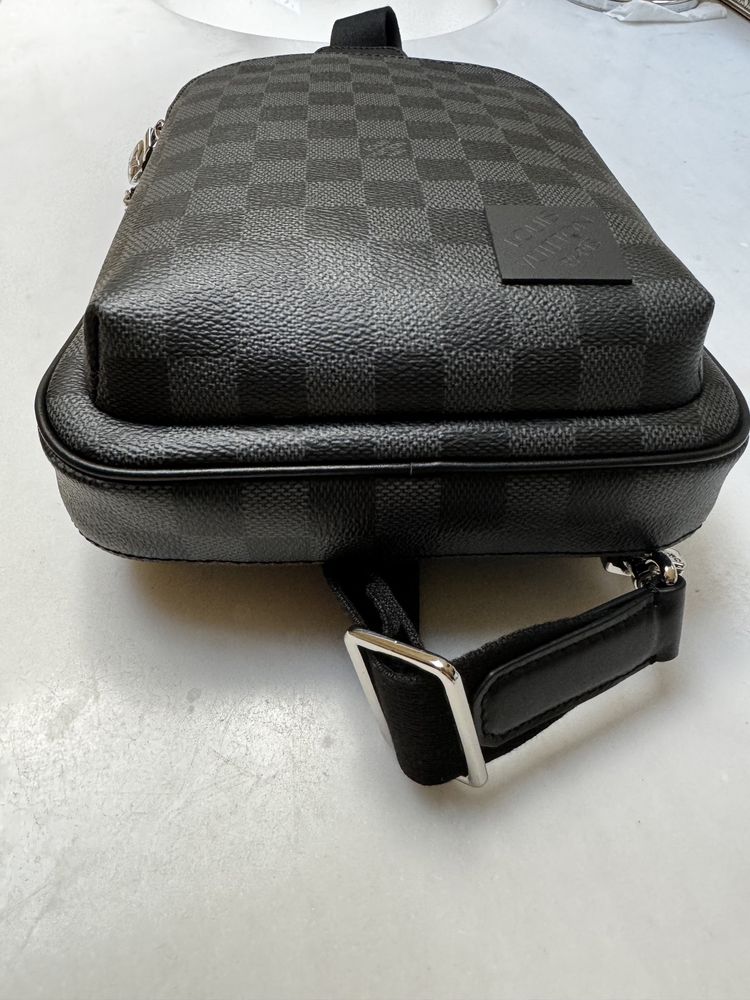 Мужская оригинальная сумка Louis Vuitton Avenue Slingbag NM