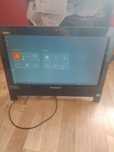 Monitor wbudowanym komputerem