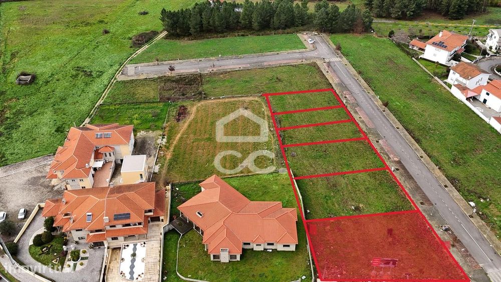 Lote de terreno destinado à construção de moradia, situado em uma loca