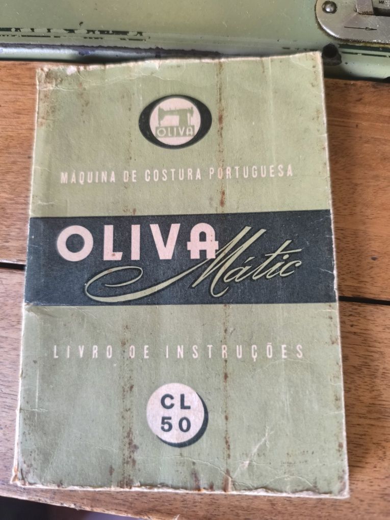 Máquina de costura Oliva
