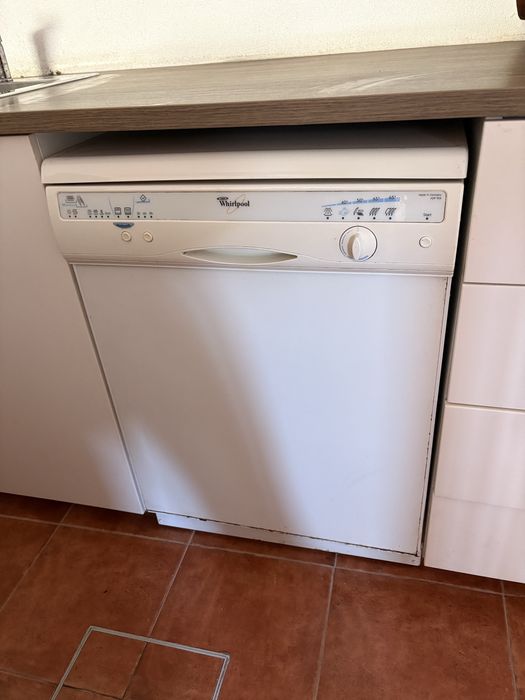 Máquina lavar loiça Whirlpool ADP 952