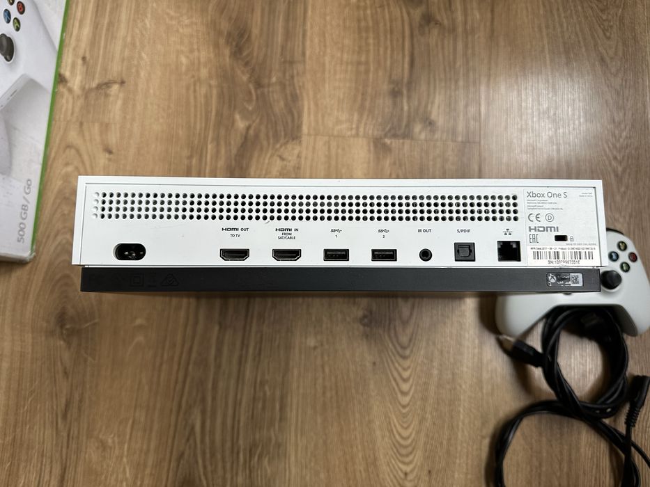 Продам Xbox 1 S 500 gb
