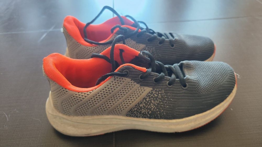 Sapatilhas / tenis de desporto 40