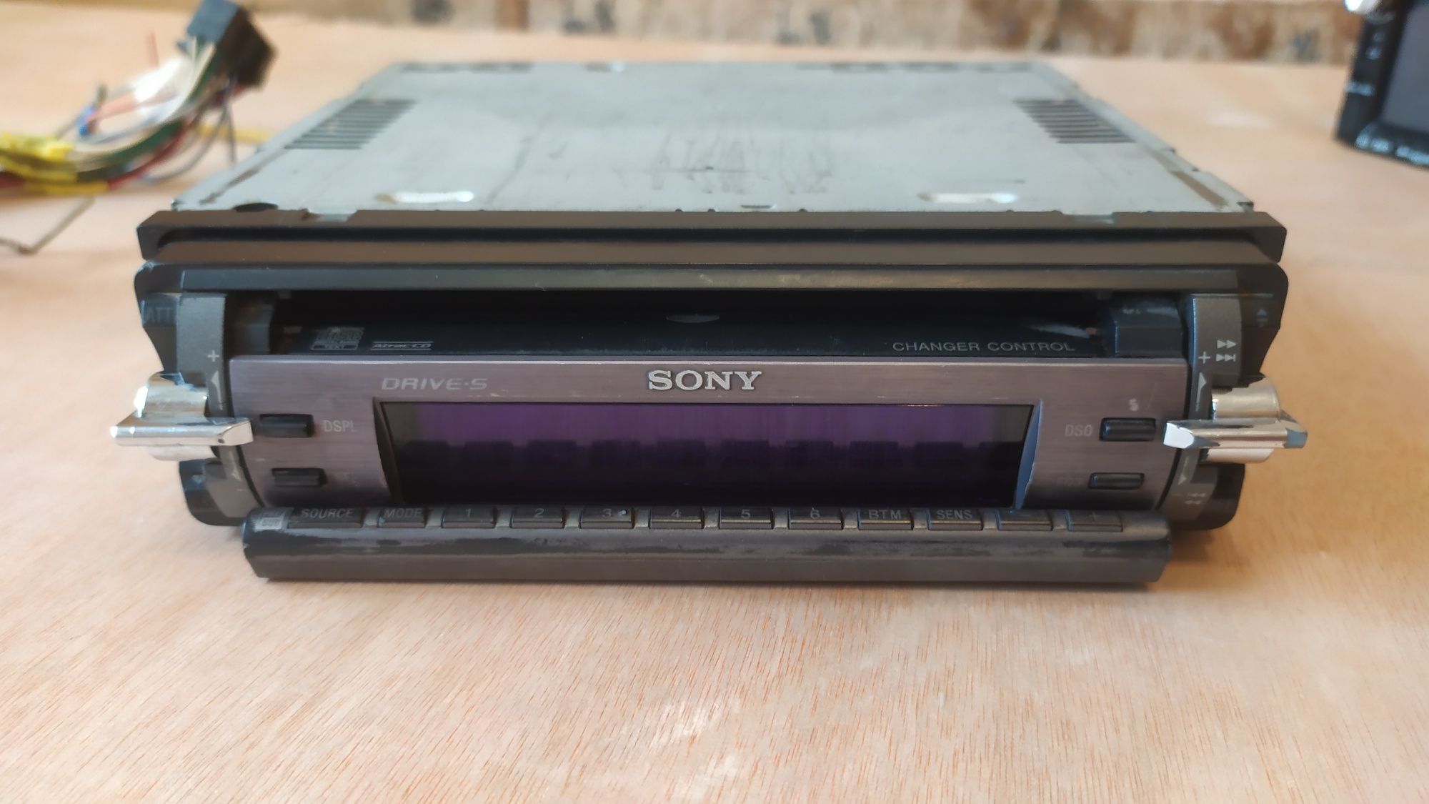 SONY магнитолу в рабочем состоянии