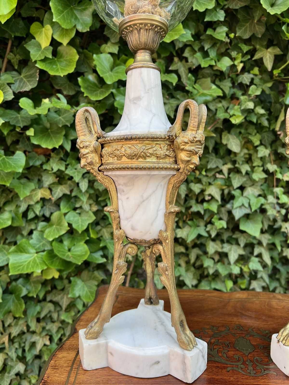 Komplet lamp o podstawie z marmuru