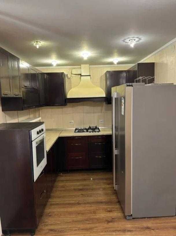 Продаж 2 кімнатна квартира з капітальним ремонтом.