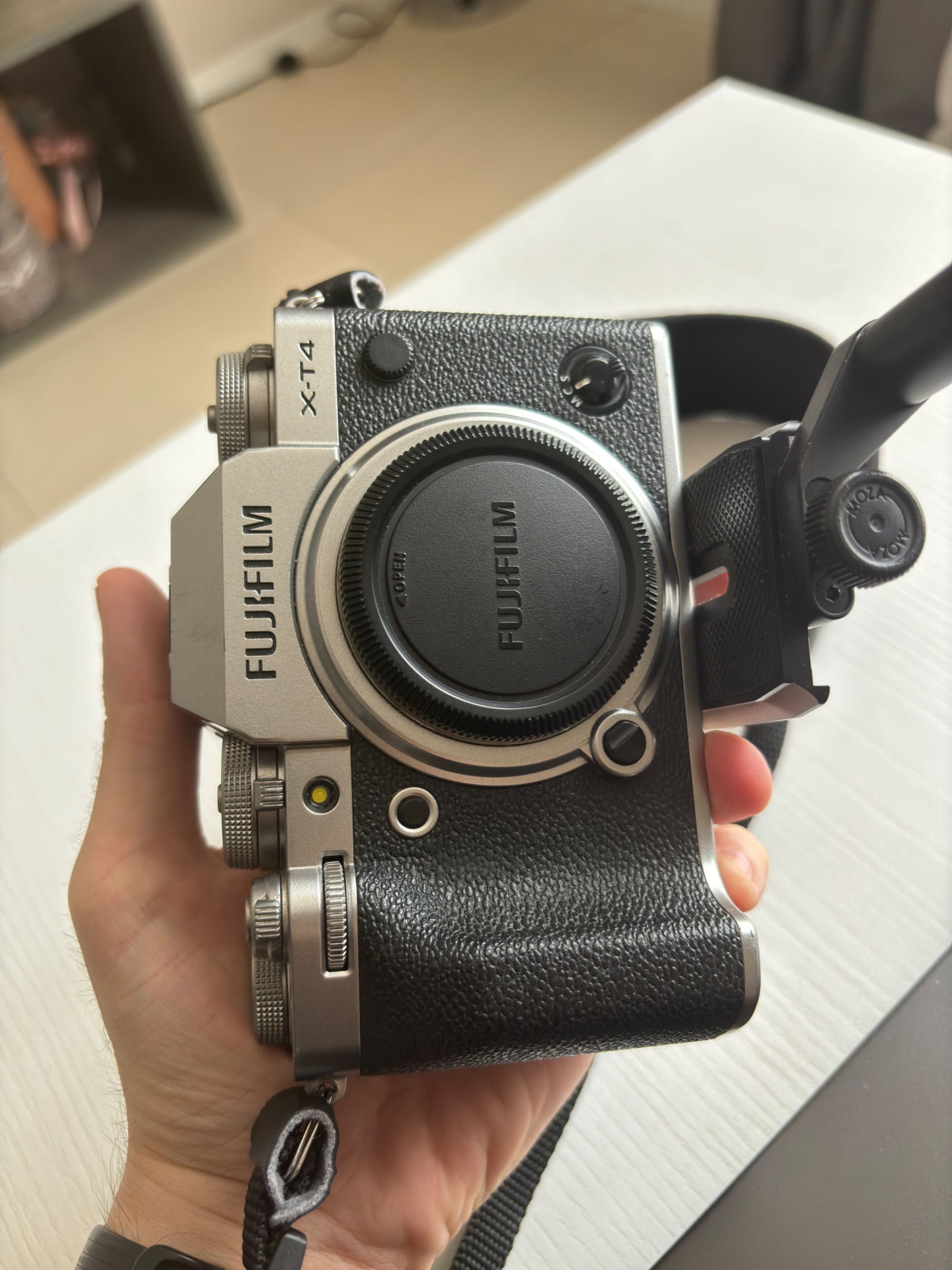 Fujifilm X-T4 (Silver)