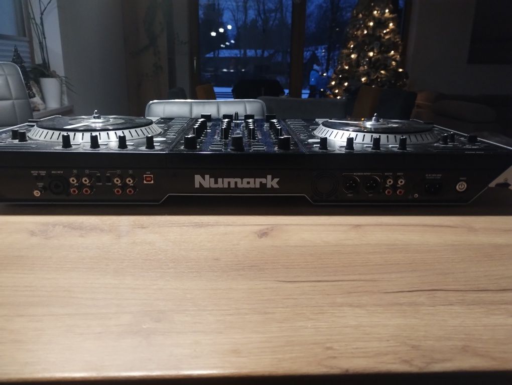 Sprzedam Numark NS7