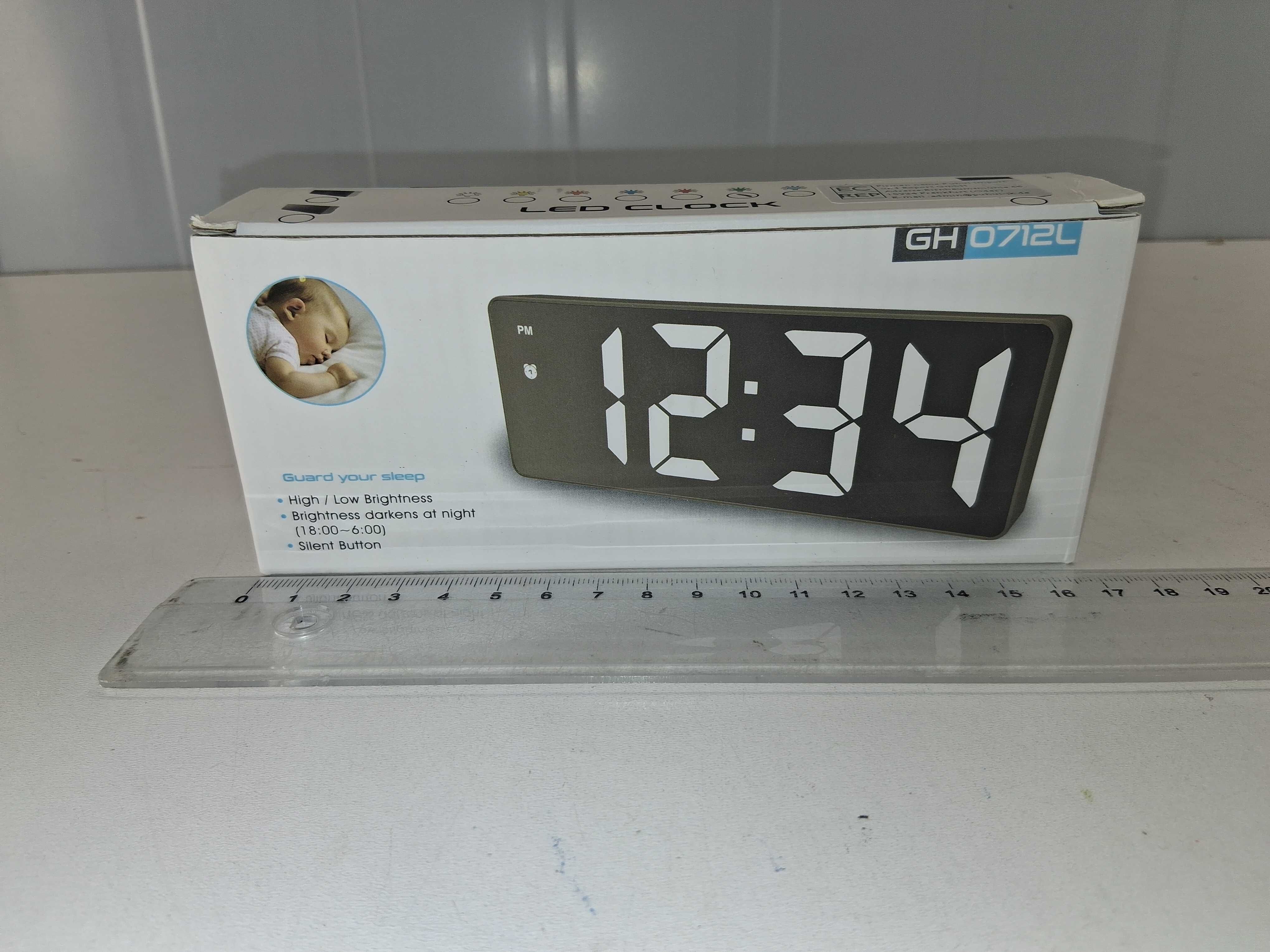 L075 Zegar LED Budzik Termometr Zasilany USB Datą GH 0712L