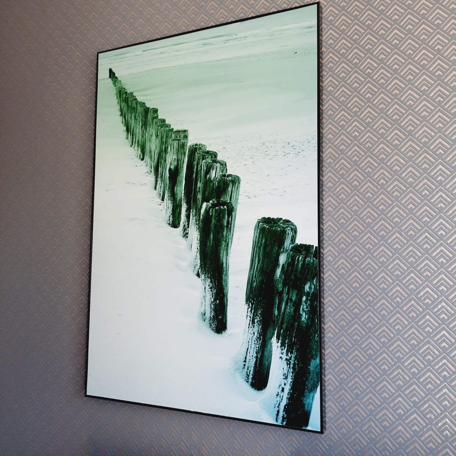 Obraz w czarnej ramie 60x90 falochron