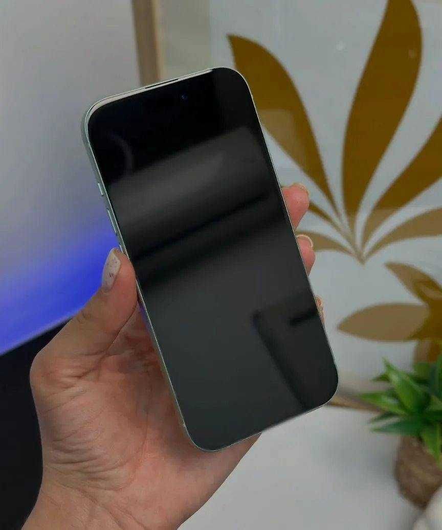 iPhone 15, 256 ГБ