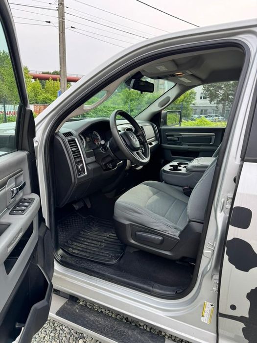 Dodge Ram 1500 jedyny taki rarytas faktura VAT 23 % zarezerwowany .