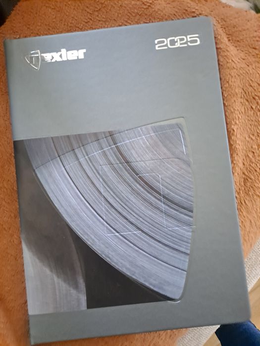 Kalendarz książkowy 2025