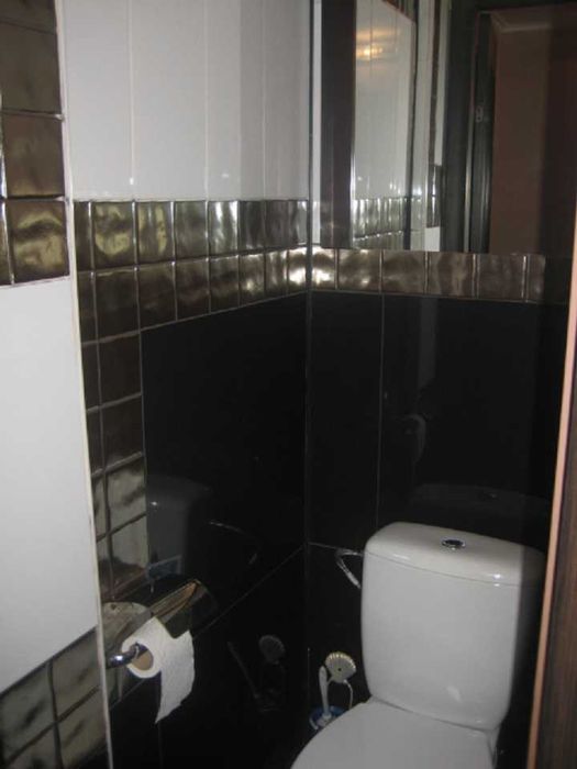 Подiл. метро Контрактова площа  8 хв. пішки. вул.Введенська 6