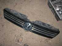 ATRAPA GRILL ZNACZEK CHROM VOLKSWAGEN JETTA VI 2012r PRZED LIFT 5c6853653