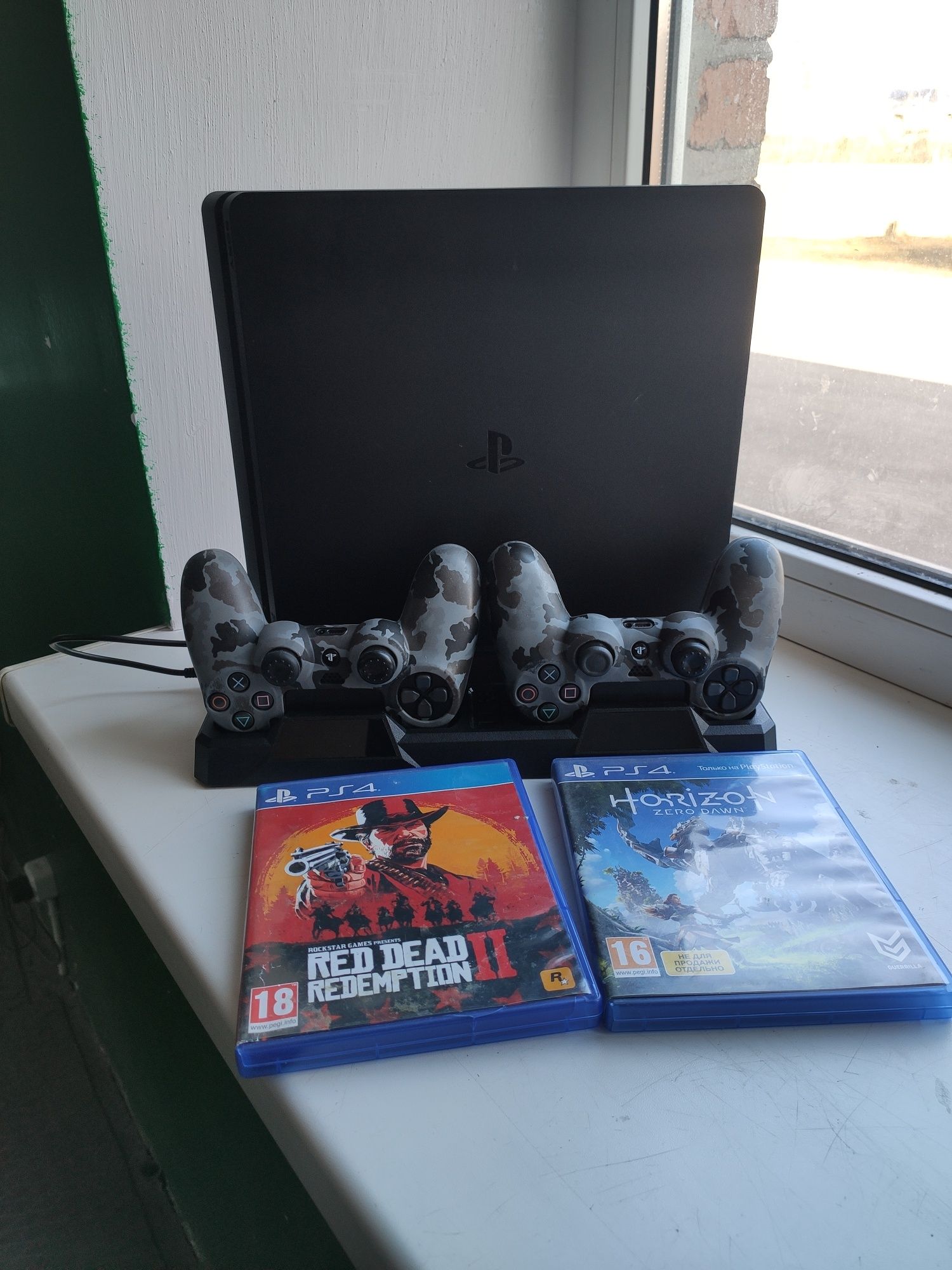 Sony PlayStation PS4 Slim 1TB
