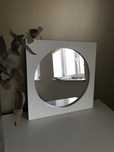 Lustro dekoracyjne XLBoom Loop Mirror białe do powieszenia