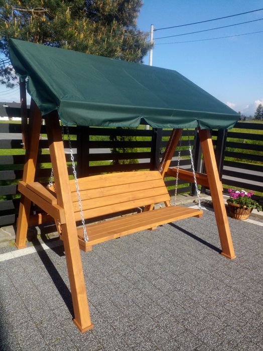 Huśtawka ogrodowa, drewniana z daszkiem